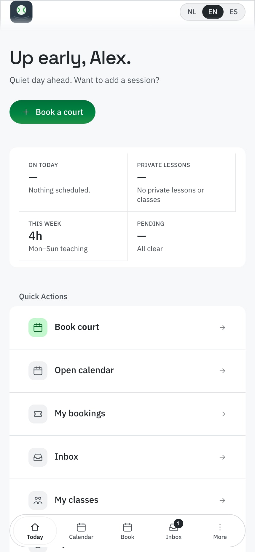 The coach home screen: today's class, hours on court today and this week, a roll-call reminder and quick actions to book a court